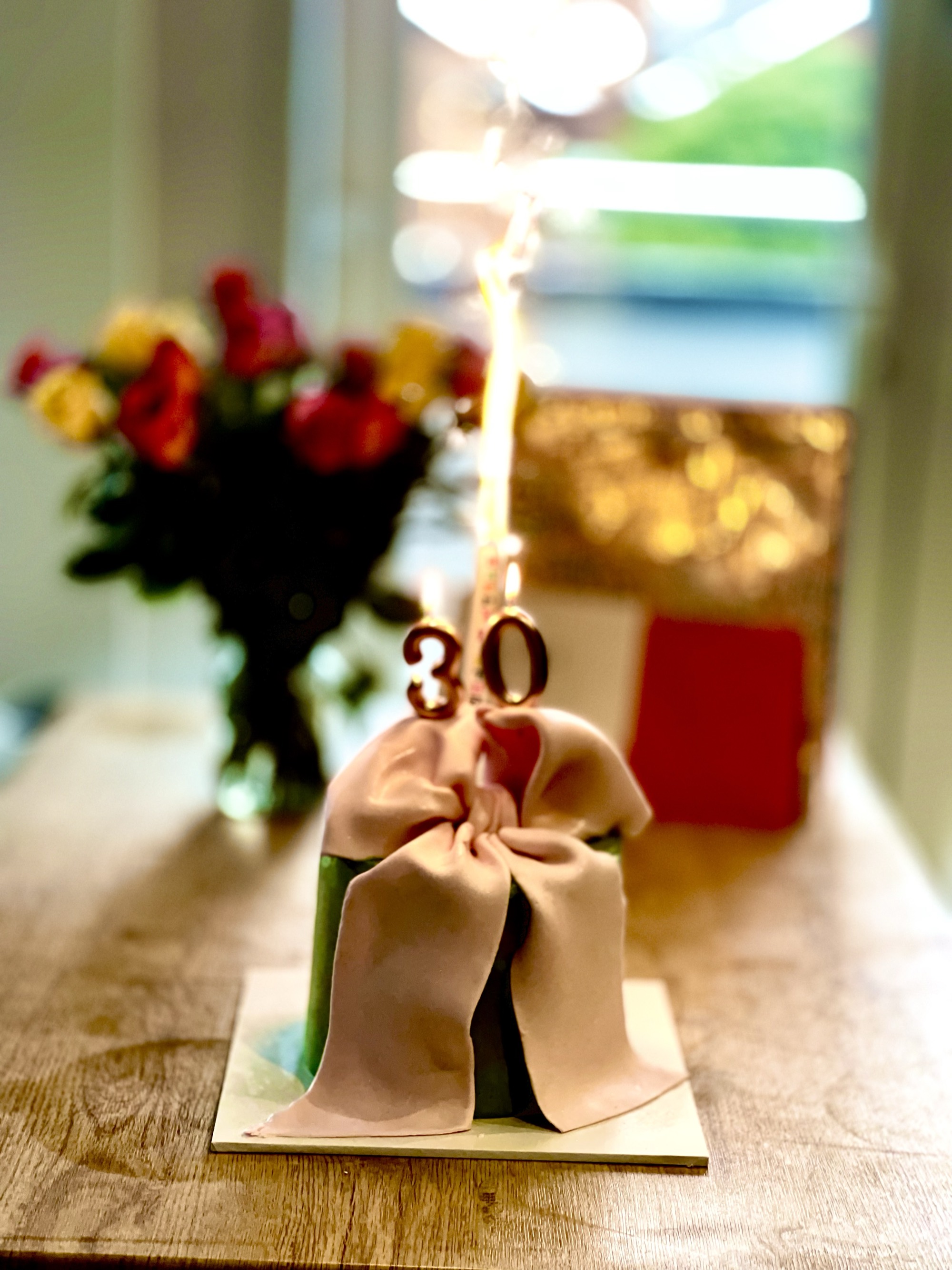 30th birthday cake with fondant bow